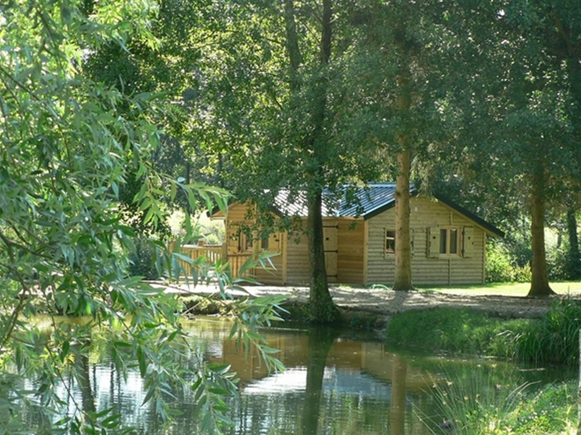 Hotel Etangs Du Moulin Suzy Exterior foto