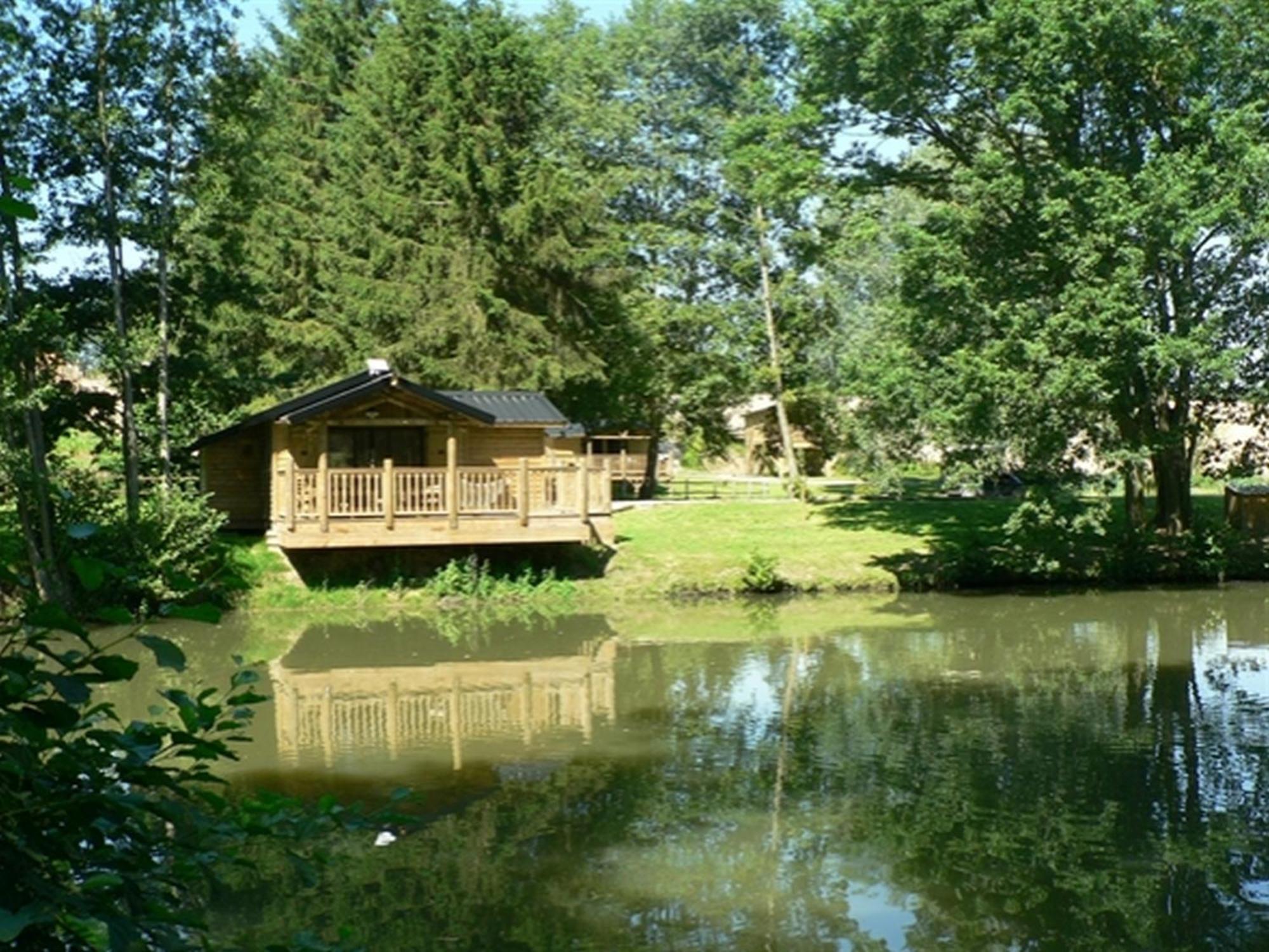 Hotel Etangs Du Moulin Suzy Exterior foto