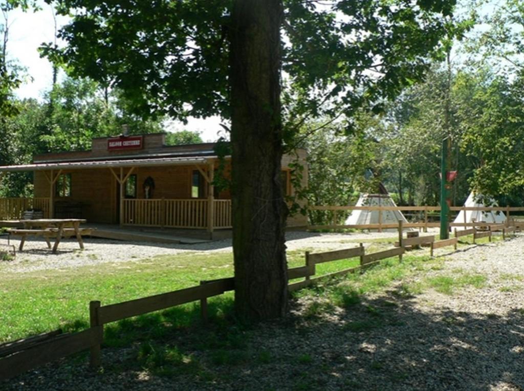 Hotel Etangs Du Moulin Suzy Exterior foto